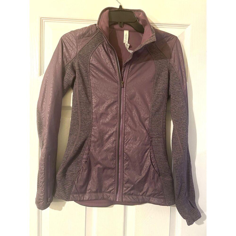 Lululemon Rebel Runner Jacket Petal Camo Embossed Purple Womens Size 4